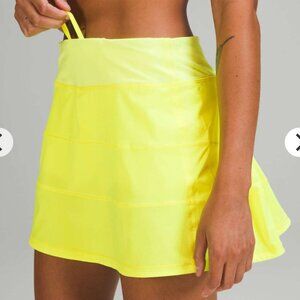 Lululemon Pace Rival Mid Rise Skirt Size 4 Highlight Yellow Neon Cute Activewear